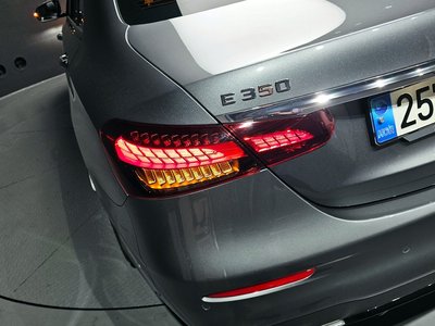 MERCEDES-BENZ E-CLASS - 10