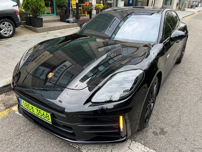 PORSCHE PANAMERA - 4