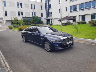 2020 Genesis G90 照片 2