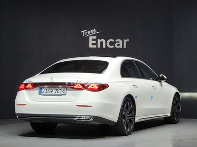 MERCEDES-BENZ E-CLASS - 4