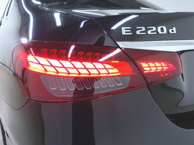 MERCEDES-BENZ E-CLASS - 5