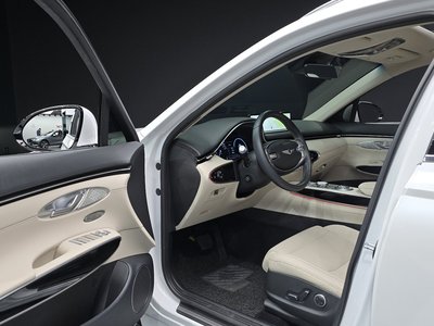 2024 Genesis GV70 — миниатюра 13