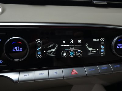 2024 Genesis GV70 — миниатюра 27