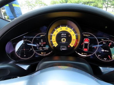 PORSCHE 911 - 8