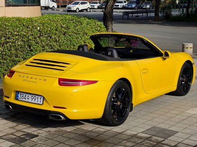 PORSCHE 911 - 6