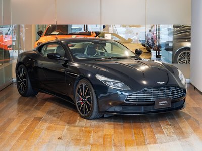 ASTON MARTIN DB11 - 1