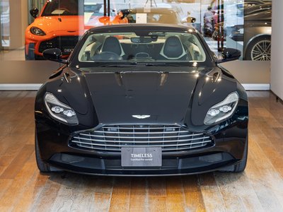 ASTON MARTIN DB11 - 4