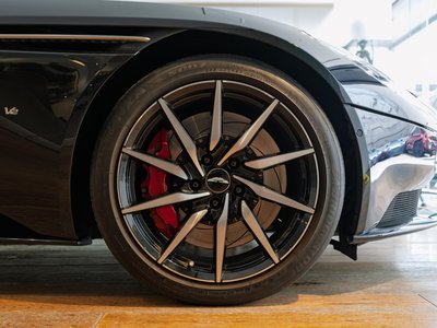 ASTON MARTIN DB11 - 7