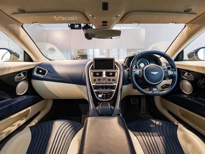 ASTON MARTIN DB11 - 2