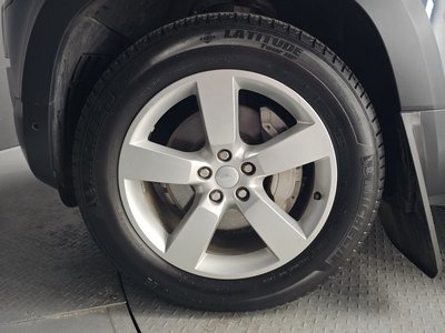 LAND ROVER DEFENDER - 6