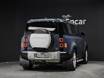 LAND ROVER DEFENDER - 4