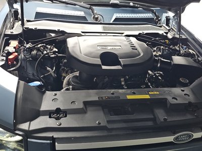 LAND ROVER DEFENDER - 7