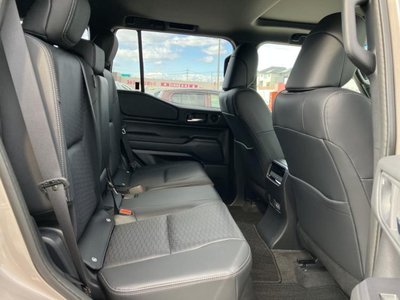 TOYOTA LAND CRUISER 250 - 5