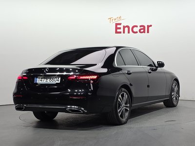 MERCEDES-BENZ E-CLASS - 3