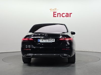 MERCEDES-BENZ E-CLASS - 4