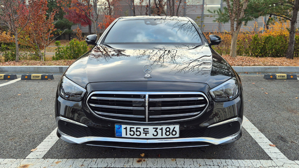 MERCEDES-BENZ E-CLASS - View 1