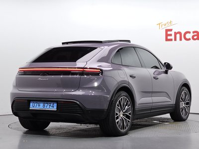 PORSCHE MACAN - 5