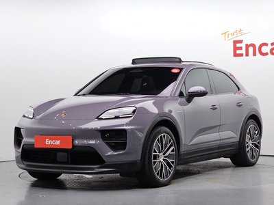 PORSCHE MACAN - 1