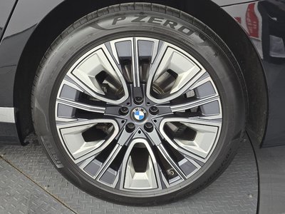 2023 BMW 7 SERIES photo 8