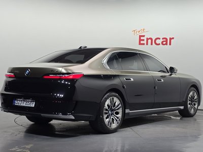 2023 BMW 7 SERIES photo 3
