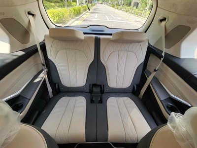 2025 BMW X7 缩略图 11