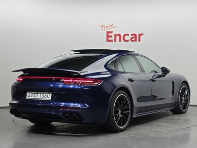 PORSCHE PANAMERA - 3