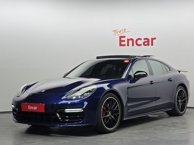 PORSCHE PANAMERA - 1