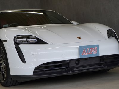 صورة 2 لـ 2021 Porsche TAYCAN