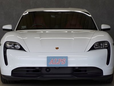 صورة 6 لـ 2021 Porsche TAYCAN