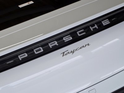 صورة 9 لـ 2021 Porsche TAYCAN