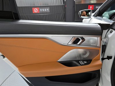 2020 BMW 8 SERIES — миниатюра 19