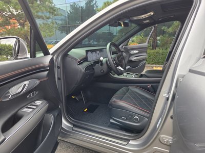 صورة 10 لـ 2024 Genesis GV70