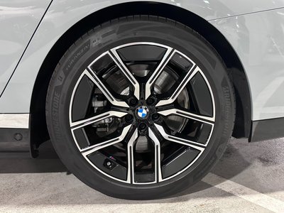 2025 BMW I7 — фото 6