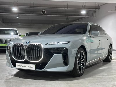 2025 BMW I7 — фото 1
