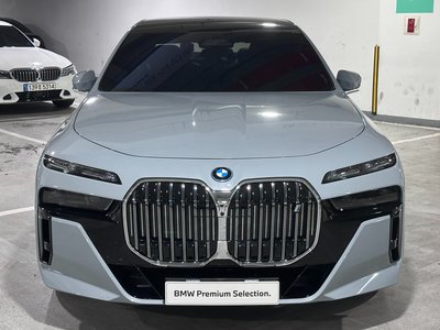 2025 BMW I7 — фото 2