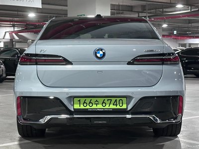 2025 BMW I7 — фото 3