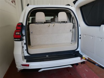 TOYOTA LAND CRUISER PRADO - 8