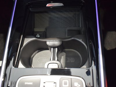2025 Mercedes-BENZ GLB — миниатюра 16
