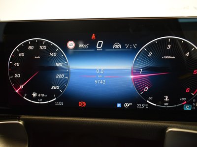 2025 Mercedes-BENZ GLB — миниатюра 12