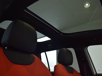 2025 Mercedes-BENZ GLB — миниатюра 11