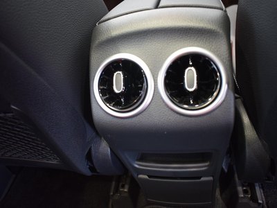 2025 Mercedes-BENZ GLB — миниатюра 19