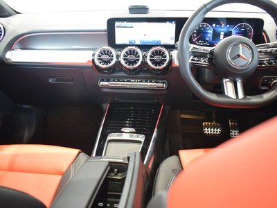 2025 Mercedes-BENZ GLB — миниатюра 18