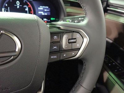 صورة 9 لـ 2026 Lexus LBX