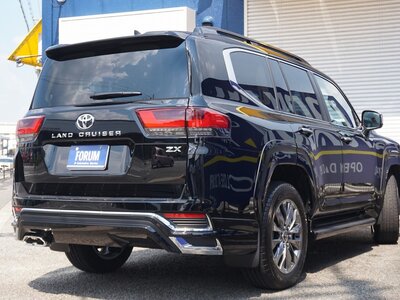 TOYOTA LAND CRUISER 300 - 8