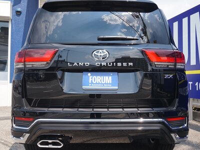 TOYOTA LAND CRUISER 300 - 10