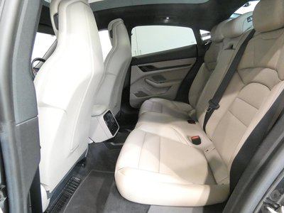 2021 Porsche TAYCAN 照片 8
