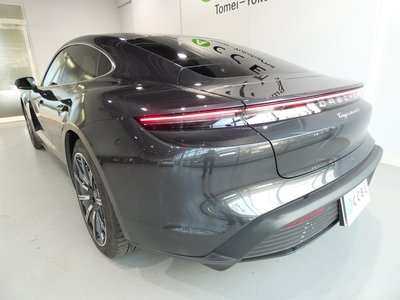 2021 Porsche TAYCAN 照片 2