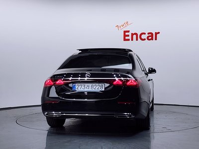 MERCEDES-BENZ E-CLASS - 4