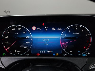 MERCEDES-BENZ E-CLASS - 8