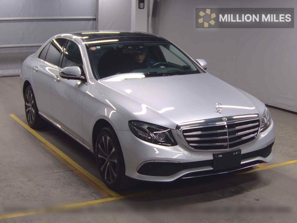 MERCEDES-BENZ E-CLASS - View 1